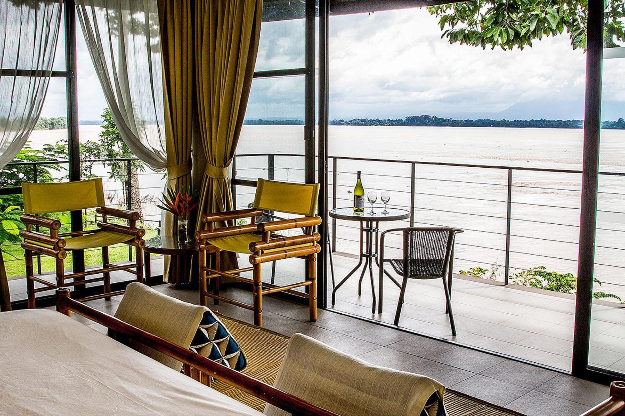 The River Resort Champasack Rom bilde